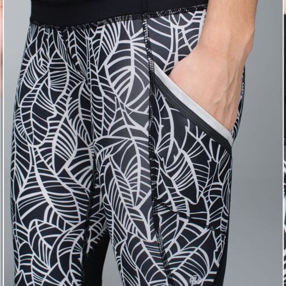 Lululemon Run A Marathon Crop II
Pretty Palm Black Angel Wing - Picture 2 of 7